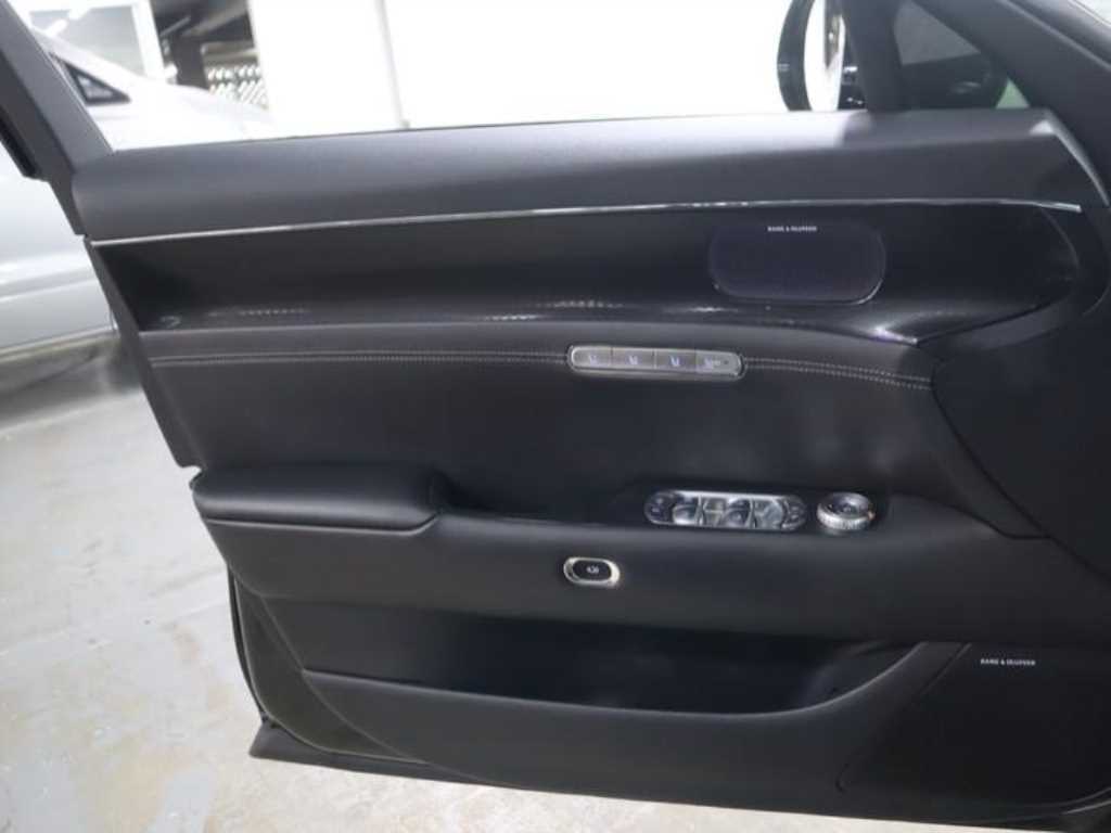 Genesis G90 - Vista 6