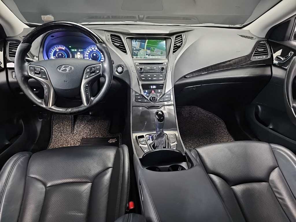HYUNDAI Grandeur - Vista 7