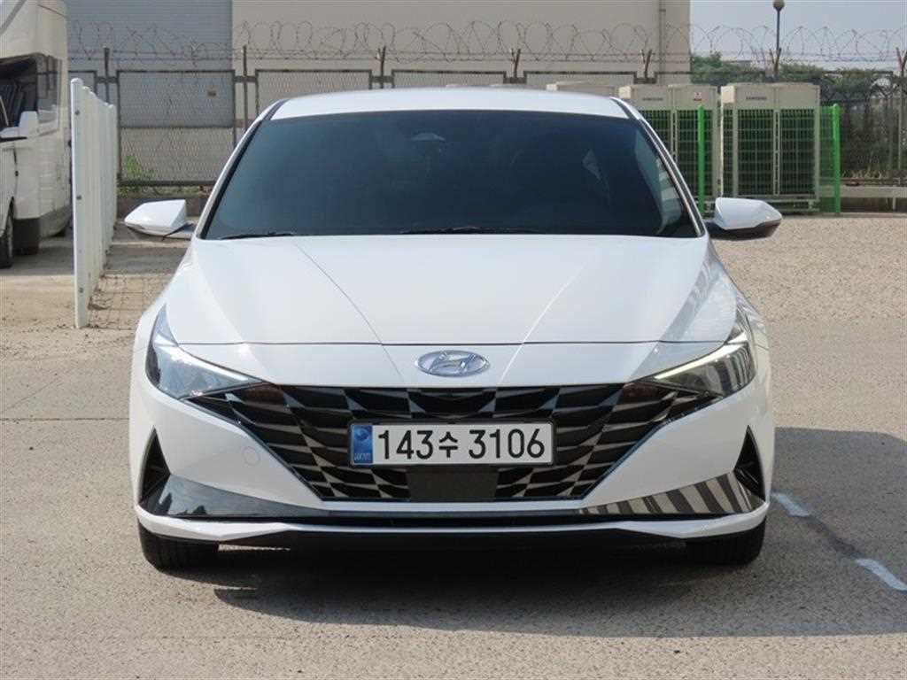 HYUNDAI Avante - Vista 2