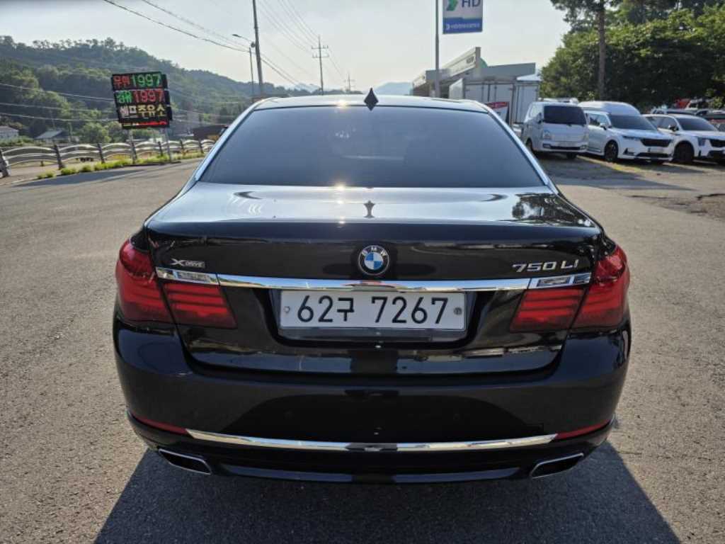 BMW 7 Series - Vista 4