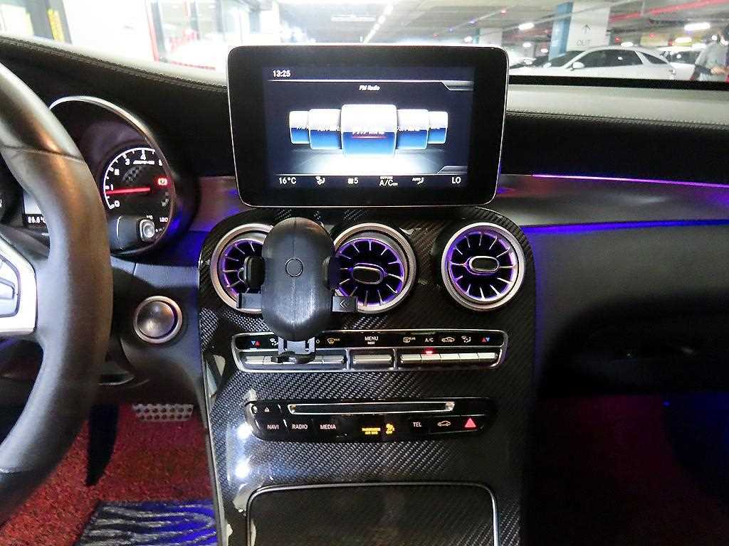 Mercedes Benz GLC Class - Vista 11