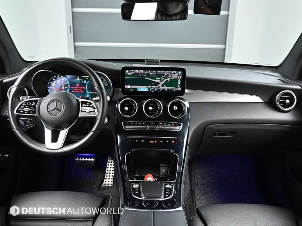 Mercedes Benz GLC Class - Vista 9
