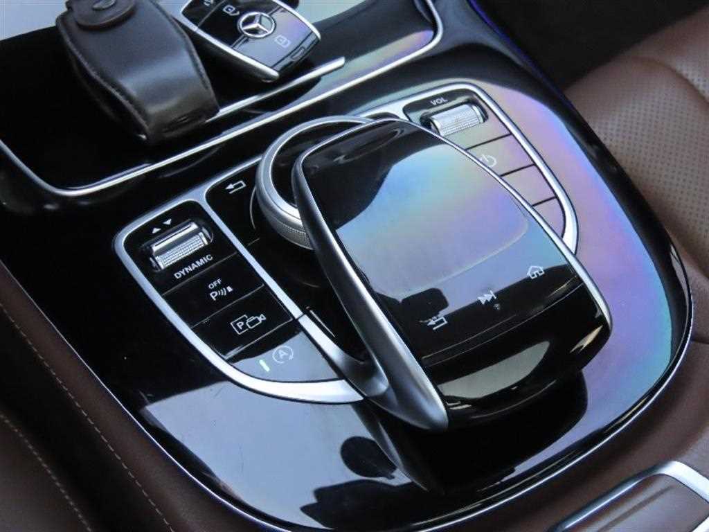 Mercedes Benz E class - Vista 8