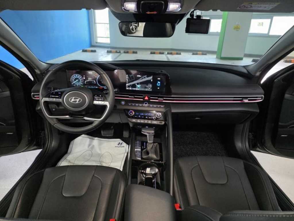 HYUNDAI Avante - Vista 6