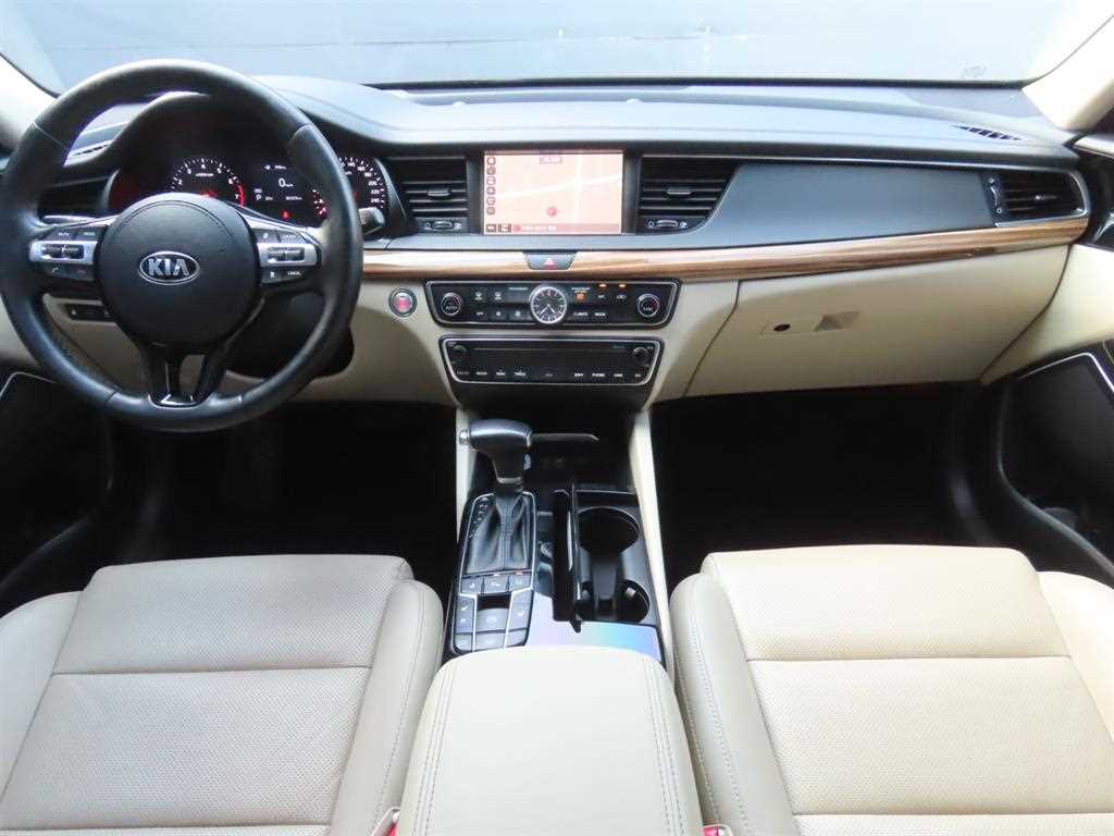 KIA K7 - Vista 9