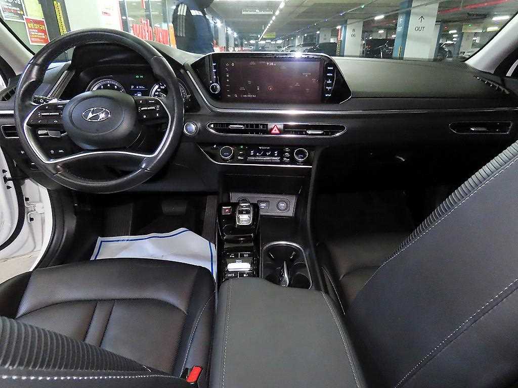 HYUNDAI Sonata - Vista 10