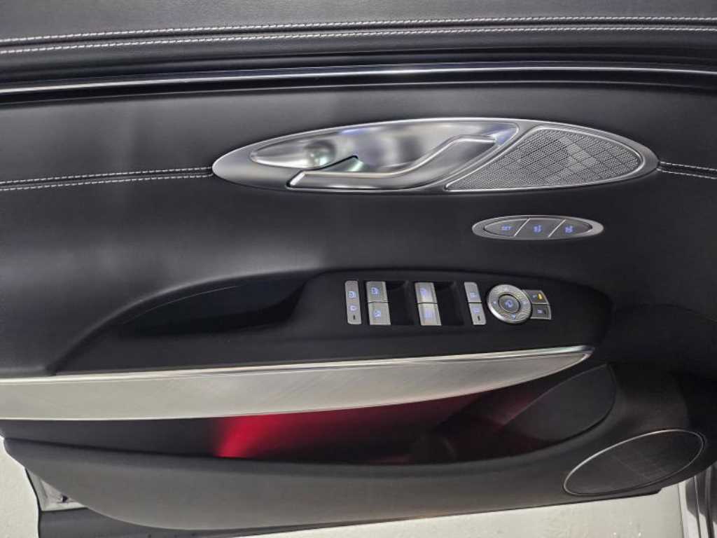 Genesis GV70 - Vista 11