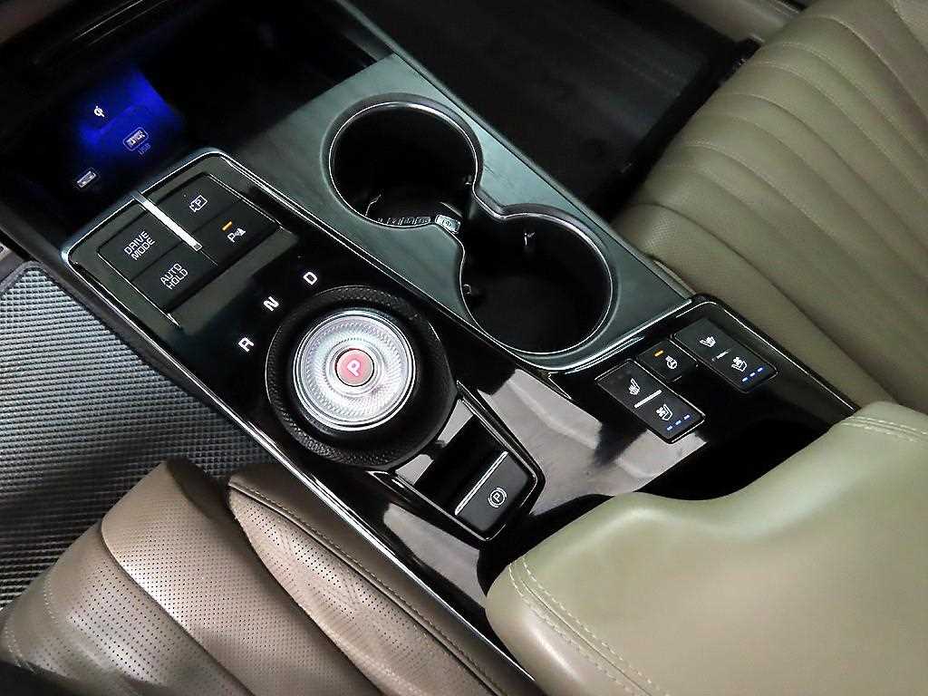 KIA K8 - Vista 10