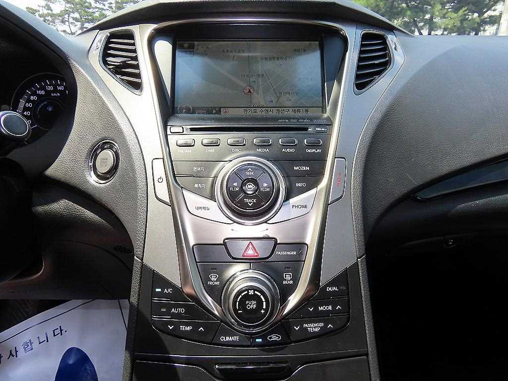 HYUNDAI Grandeur - Vista 12