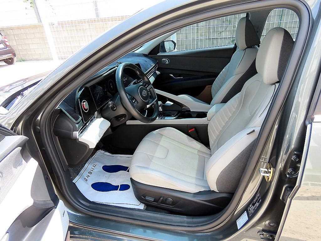 HYUNDAI Avante - Vista 5