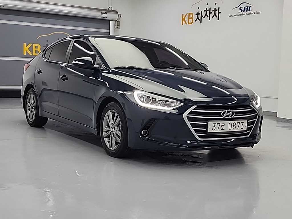HYUNDAI Avante - Vista 4