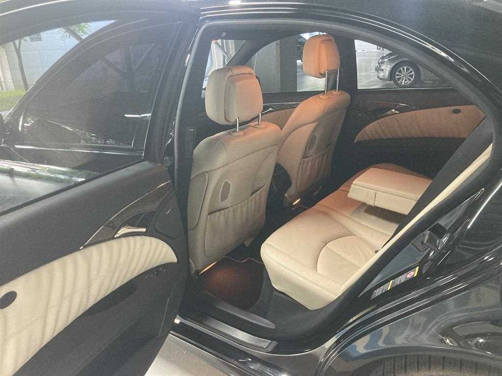 Mercedes Benz E class - Vista 7