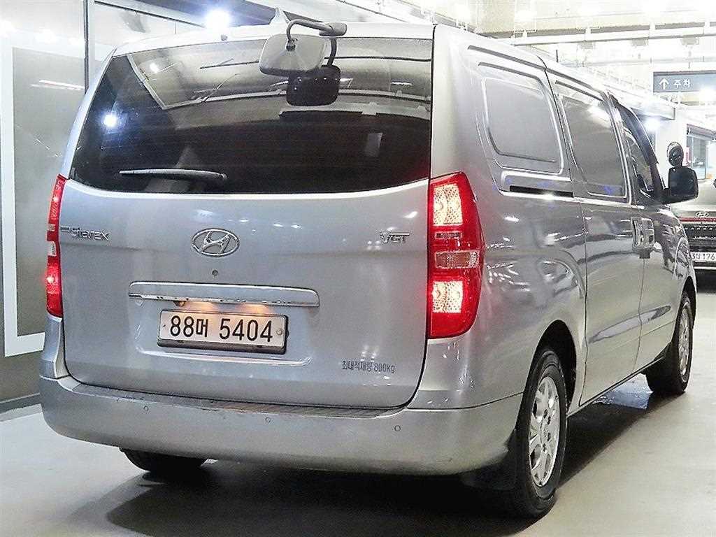 HYUNDAI Starex - Vista 4