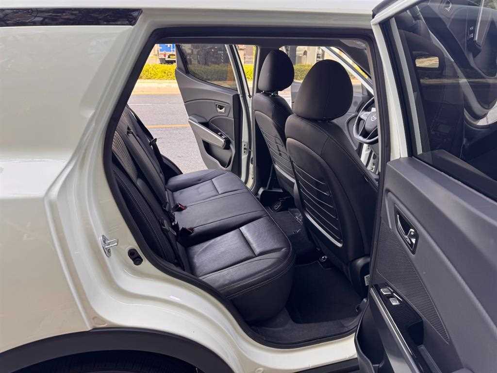 Ssangyong Tivoli - Vista 11