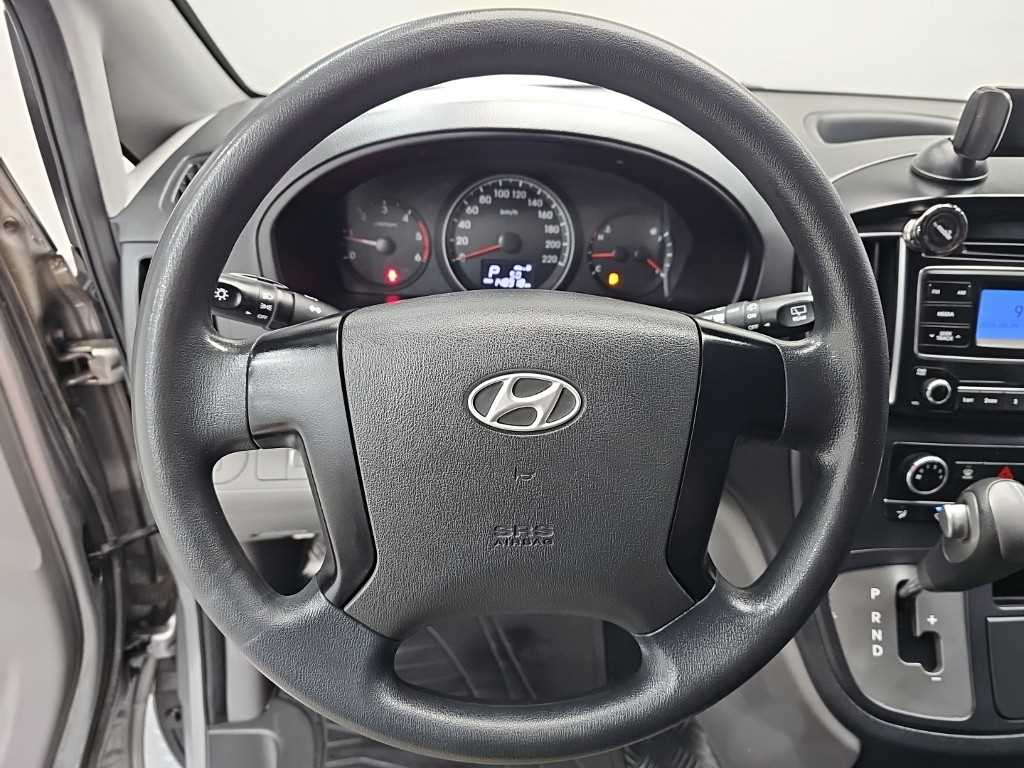 HYUNDAI Starex - Vista 11