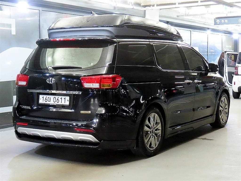 KIA Carnival - Vista 6