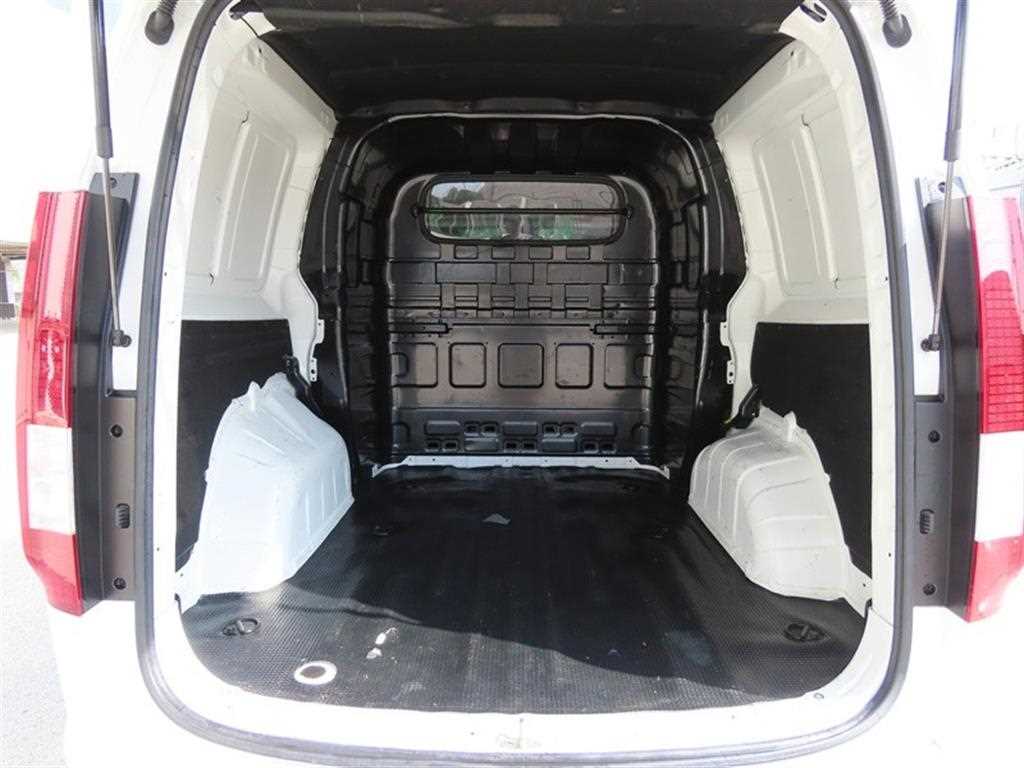 HYUNDAI Staria - Vista 5