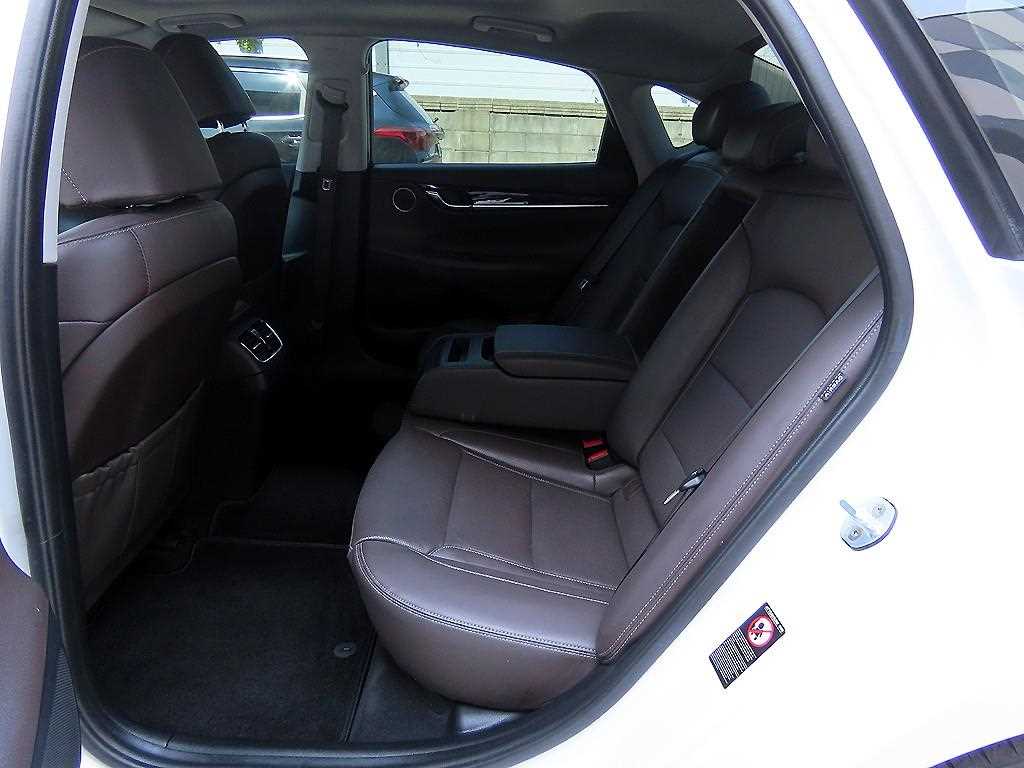 HYUNDAI Grandeur - Vista 6