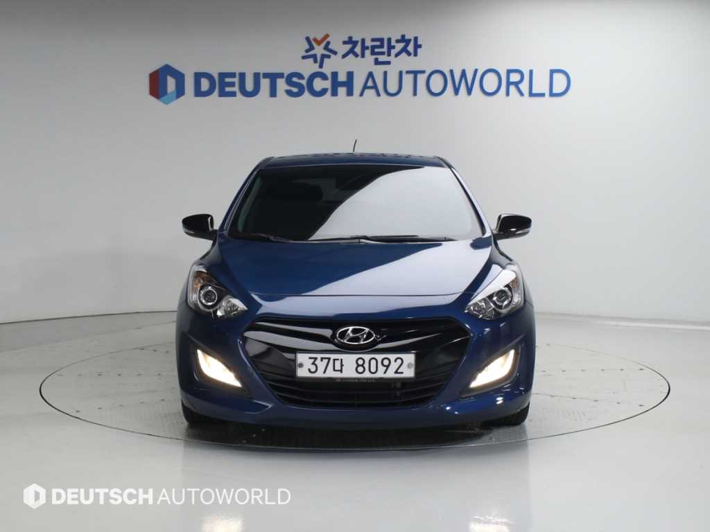 HYUNDAI i30 - Vista 3