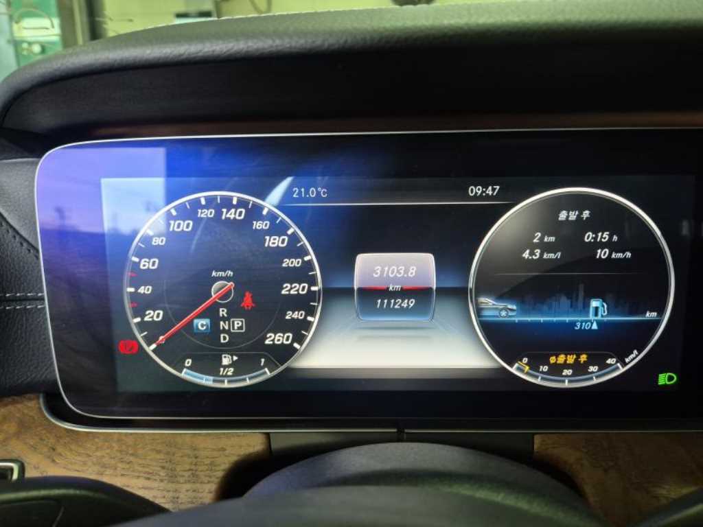 Mercedes Benz E class - Vista 6