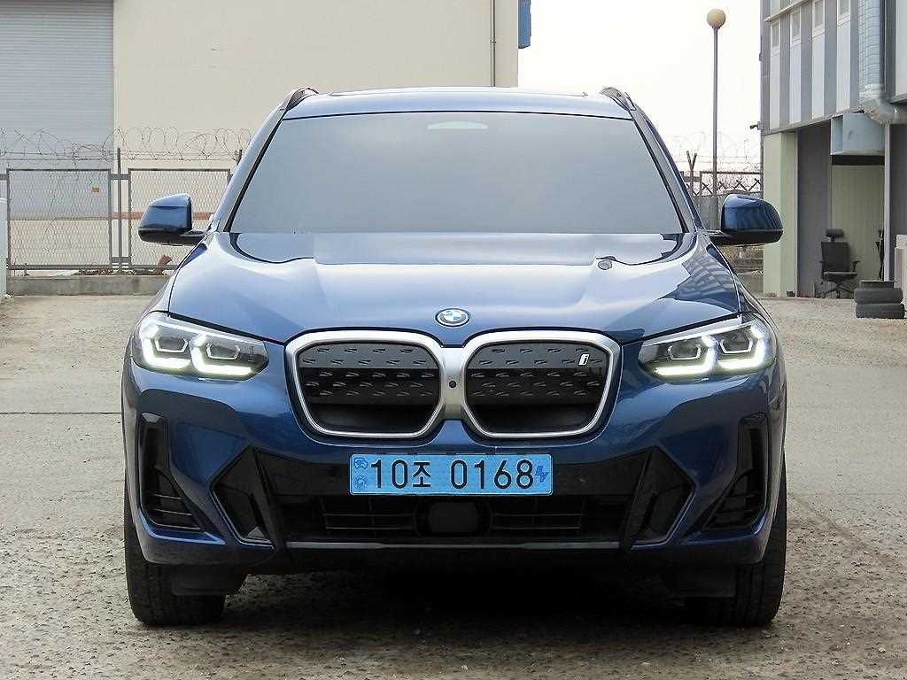 BMW iX3 - Vista 12