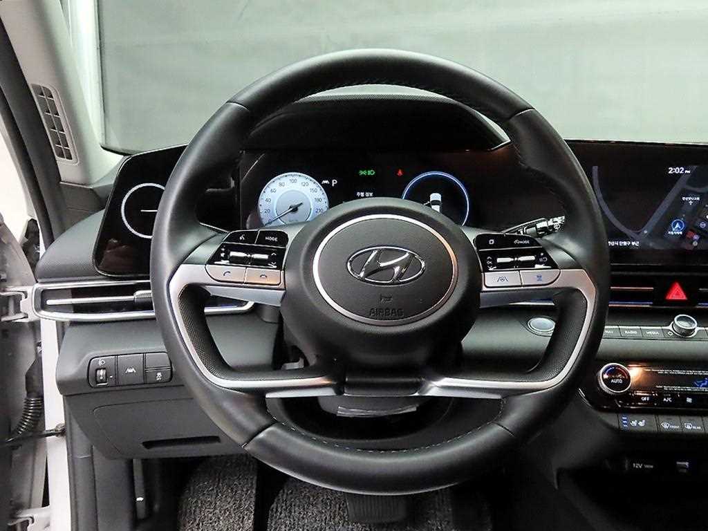 HYUNDAI Avante - Vista 11