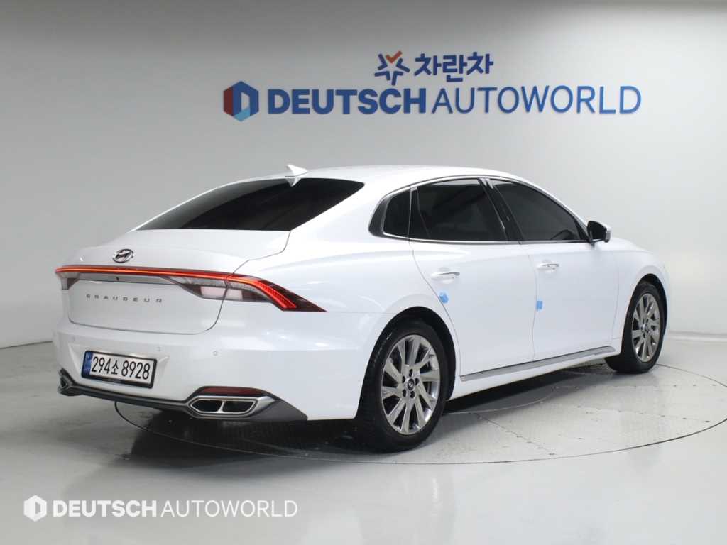 HYUNDAI Grandeur - Vista 3