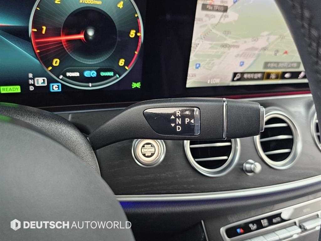 Mercedes Benz E class - Vista 9