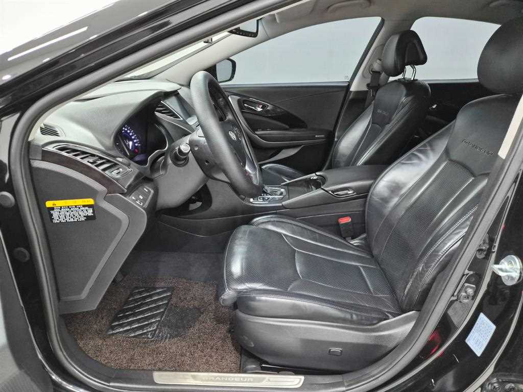 HYUNDAI Grandeur - Vista 10