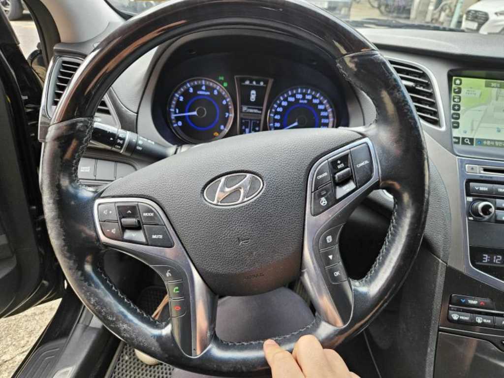 HYUNDAI Grandeur - Vista 7