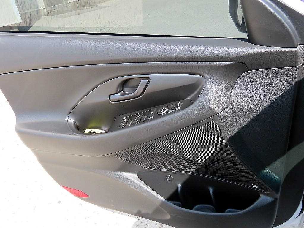 HYUNDAI i30 - Vista 11