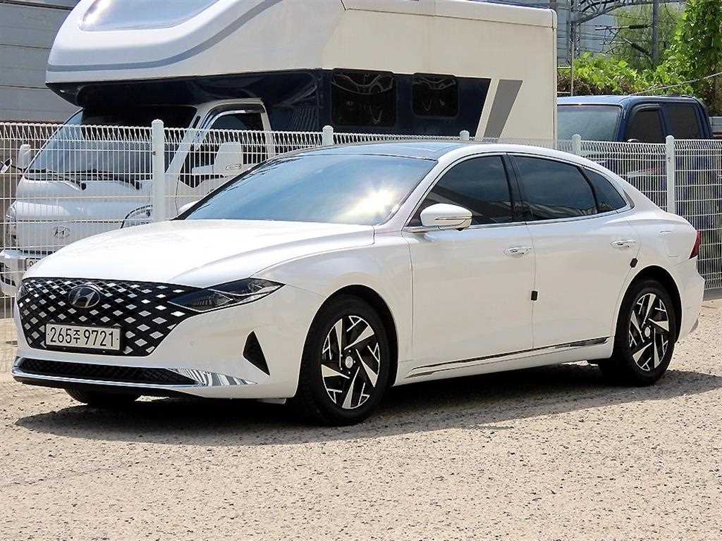 HYUNDAI Grandeur - Vista 2