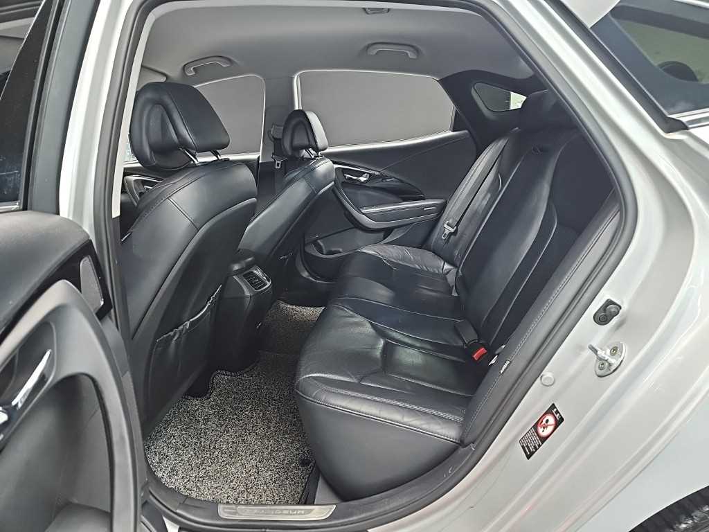 HYUNDAI Grandeur - Vista 12