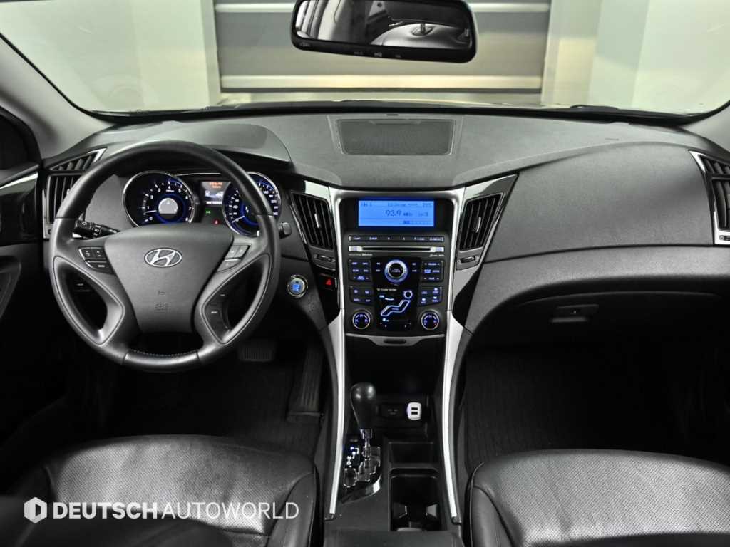 HYUNDAI Sonata - Vista 7