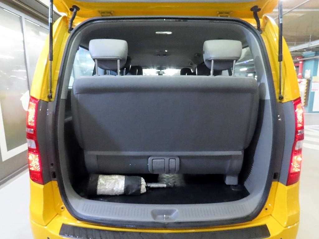 HYUNDAI Starex 2019 Amarillo - Importación desde Corea - HF Imports Iquique - Foto 18