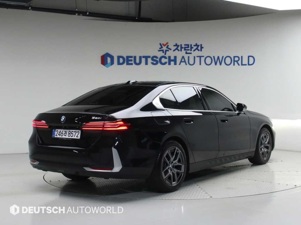 BMW 5 Series - Vista 2
