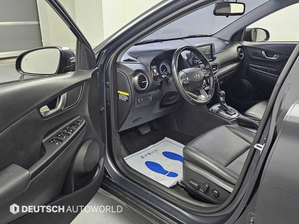 HYUNDAI Kona - Vista 11