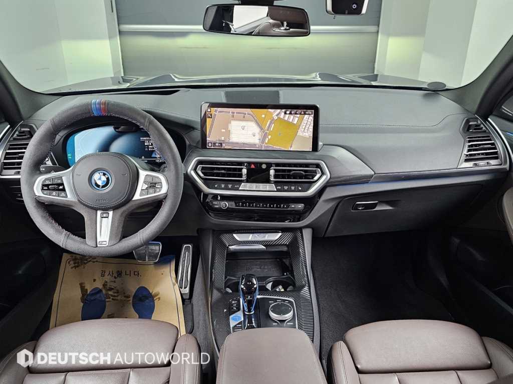 BMW iX3 - Vista 7