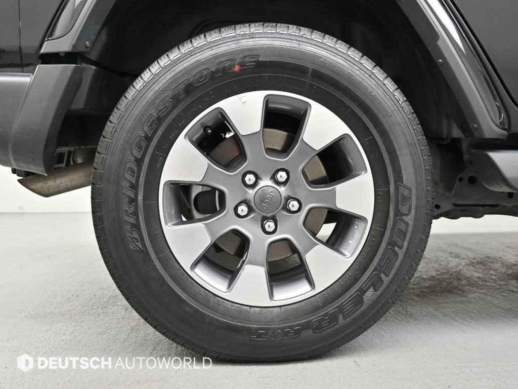 Jeep Wrangler - Vista 5