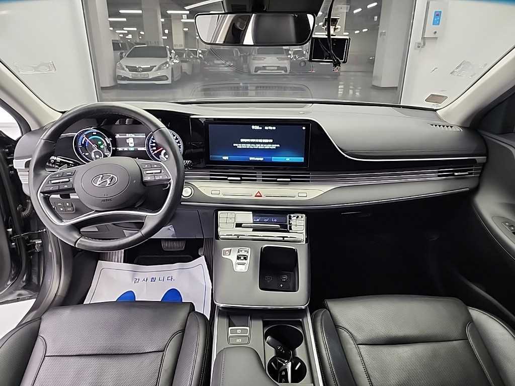 HYUNDAI Grandeur - Vista 7