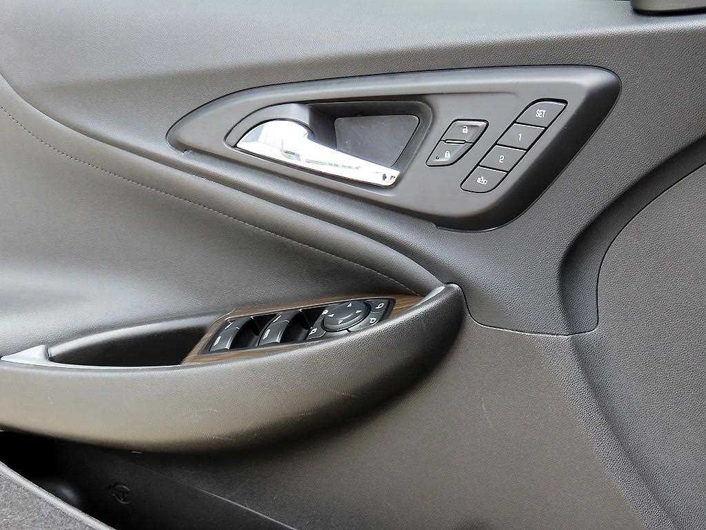Chevrolet Malibu - Vista 11