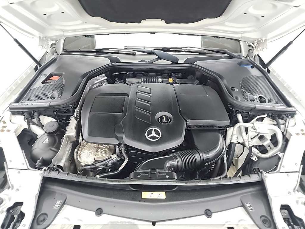Mercedes Benz E class - Vista 5