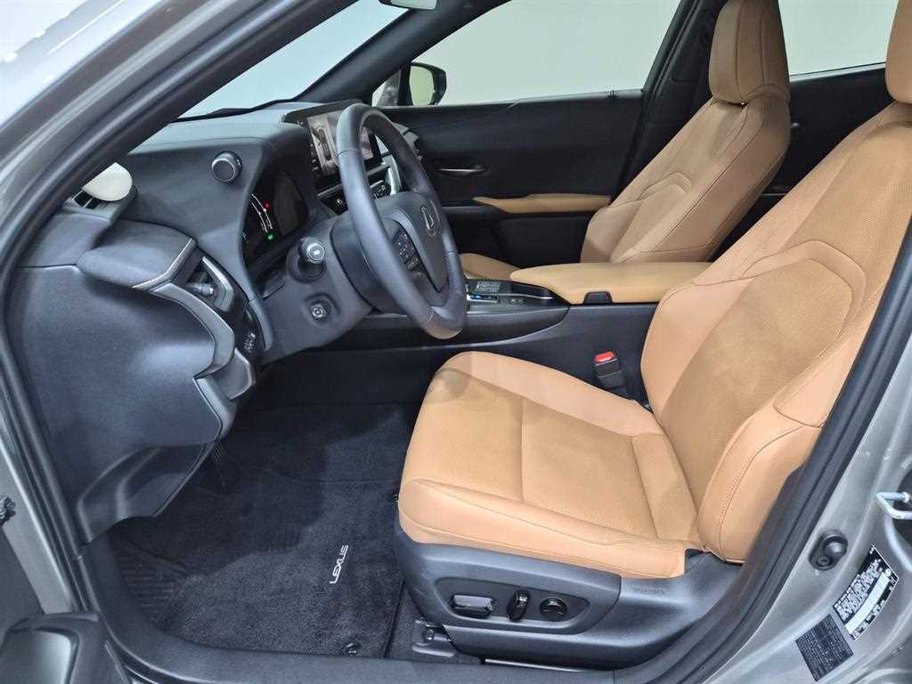 Lexus UX - Vista 9
