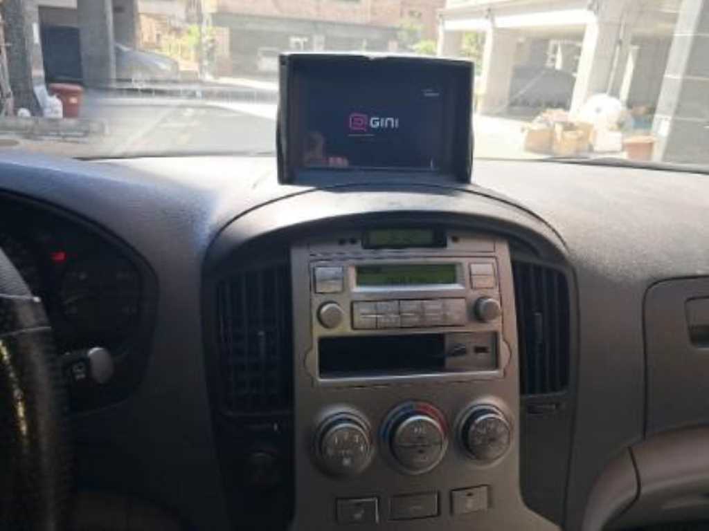 HYUNDAI Starex - Vista 12