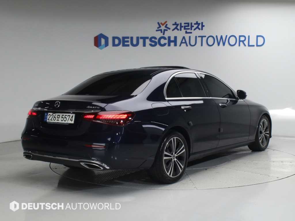 Mercedes Benz E class - Vista 2