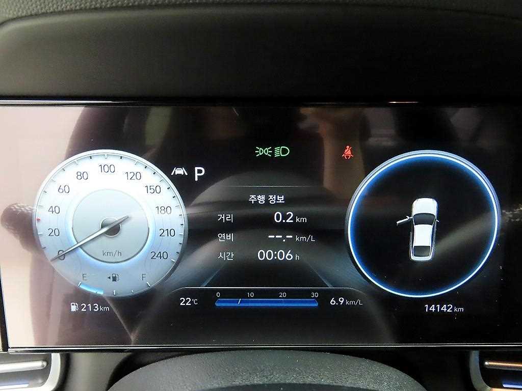 HYUNDAI Avante - Vista 10