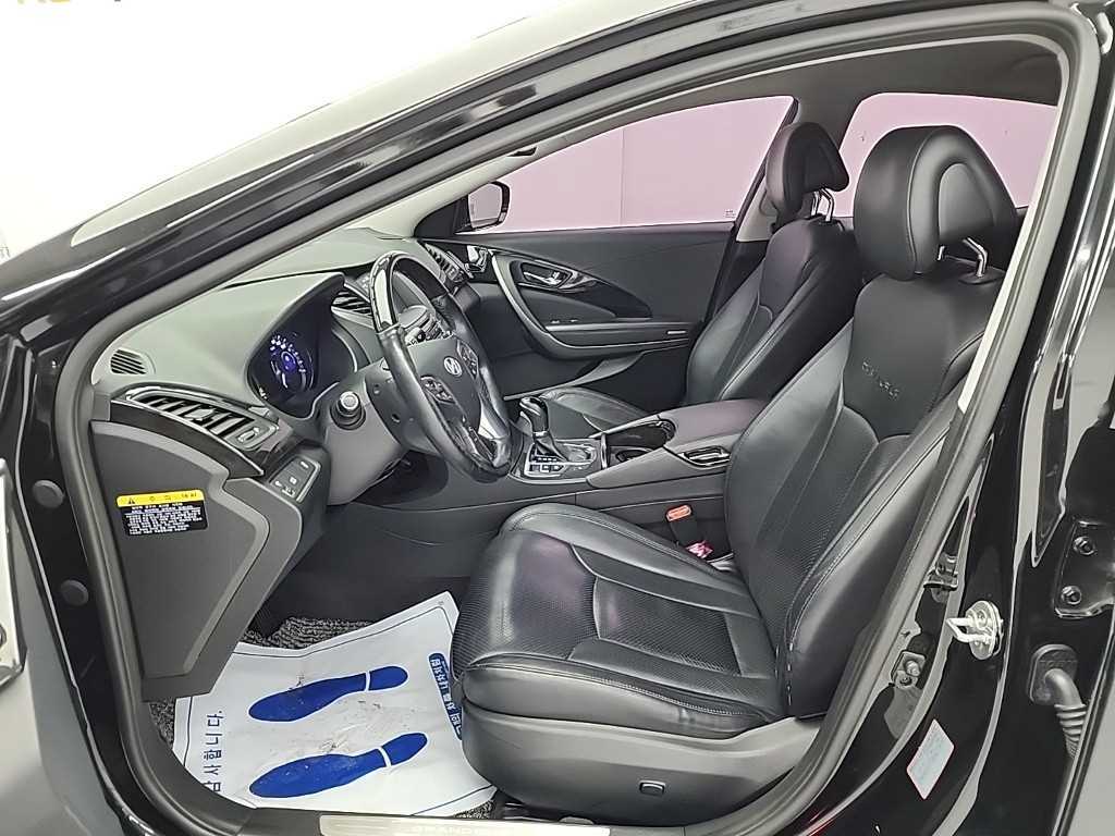 HYUNDAI Grandeur - Vista 11
