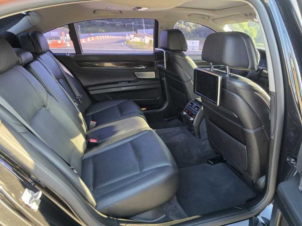 BMW 7 Series 2013 Negro - Importación desde Corea - HF Imports Iquique - Foto 17