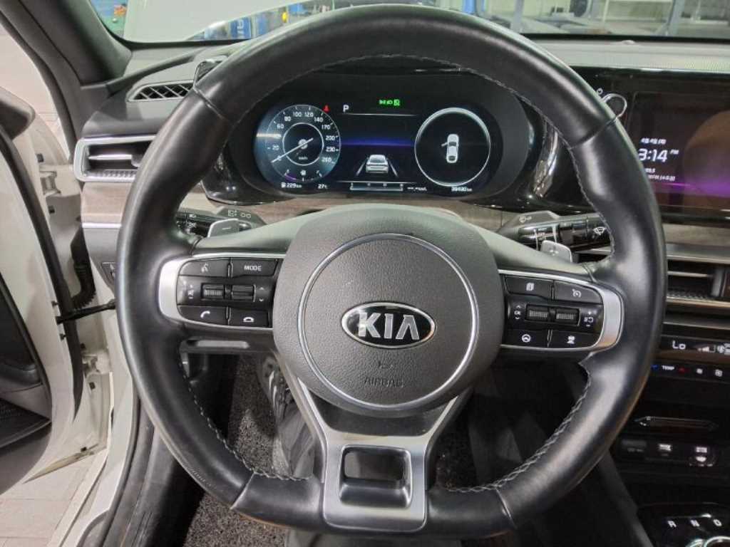 KIA K5 - Vista 9