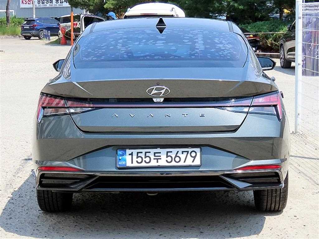 HYUNDAI Avante - Vista 4